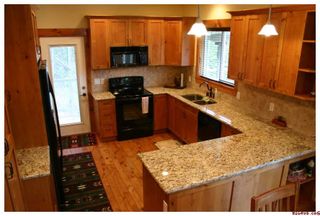 Photo 15: 2536 Centennial Drive: Blind Bay House for sale (Shuswap Lake)  : MLS®# 10043467