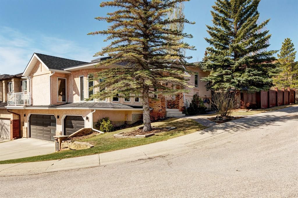 Main Photo: 27 Signal Hill Way SW in Calgary: Signal Hill Detached for sale : MLS®# A2045705
