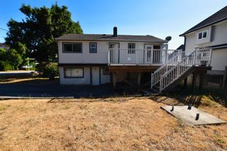 Photo 2: 12441 58A Avenue in Surrey: West Newton House for sale : MLS®# R2741700
