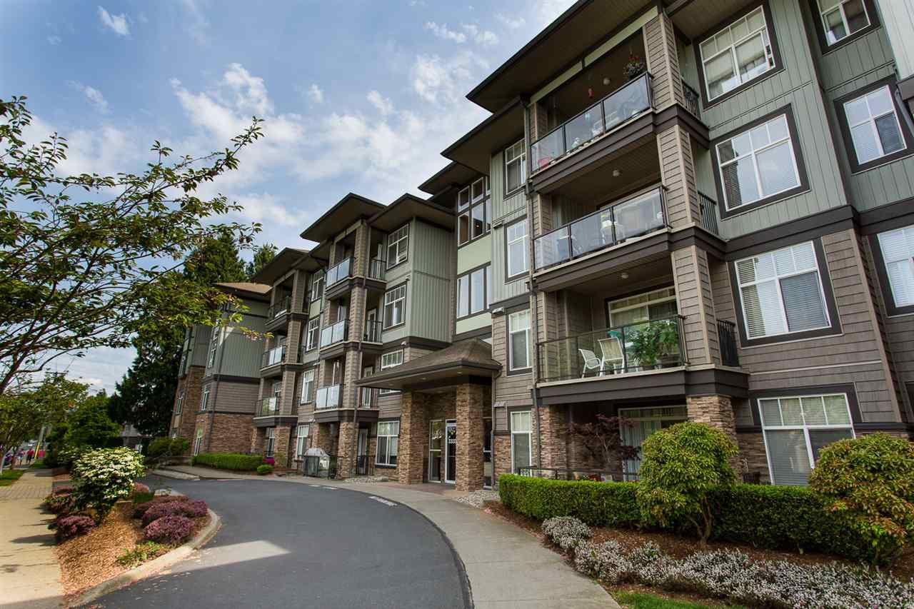 Main Photo: 408 33338 MAYFAIR Avenue in Abbotsford: Central Abbotsford Condo for sale in "The Sterling" : MLS®# R2456135
