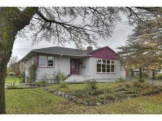 Photo 3: 3106 Balfour Ave in VICTORIA: Vi Burnside House for sale (Victoria)  : MLS®# 716627