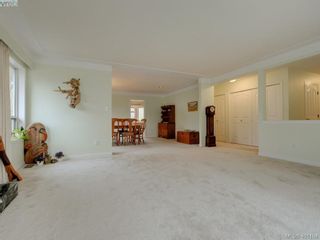 Photo 3: 2800 Austin Ave in VICTORIA: SW Gorge House for sale (Saanich West)  : MLS®# 800400