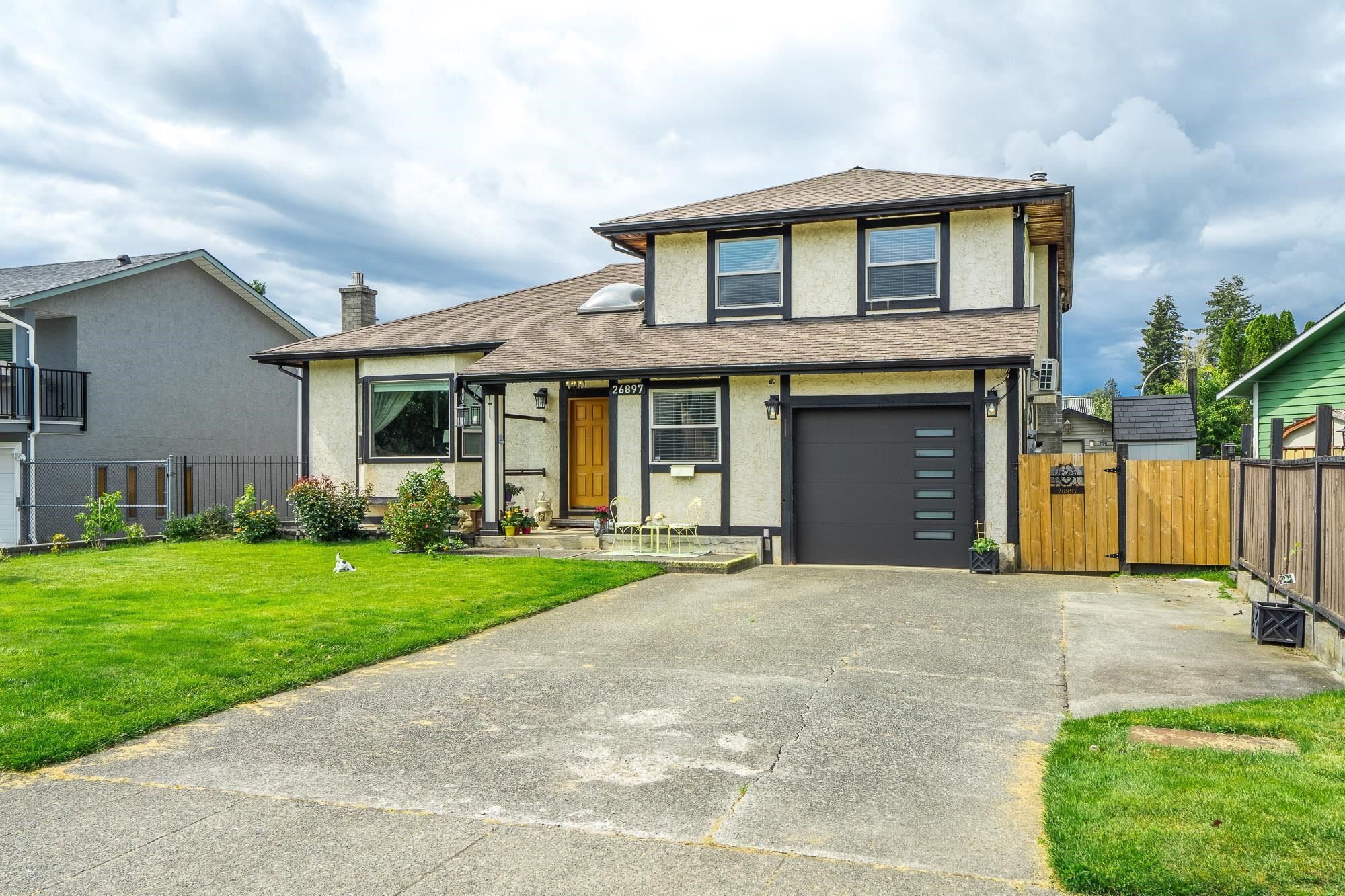 Main Photo: 26897 33B Avenue in Langley: Aldergrove Langley House for sale : MLS®# R2699551