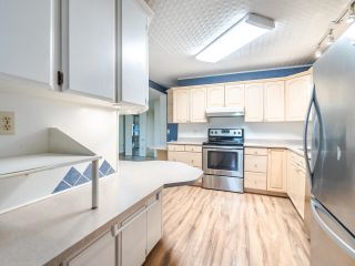 Photo 8: 3 15875 20 Avenue in Surrey: King George Corridor Manufactured Home for sale in "SEA RIDGE BAYS" (South Surrey White Rock)  : MLS®# R2749631