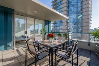 Photo 30: 1007 1288 MARINASIDE Crescent in Vancouver: Yaletown Condo for sale in "Crestmark 1" (Vancouver West)  : MLS®# R2728871