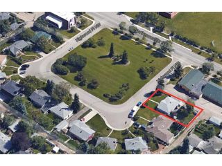 Photo 20: 9 HIGHWOOD Place NW in Calgary: Highwood House for sale : MLS®# C4098466