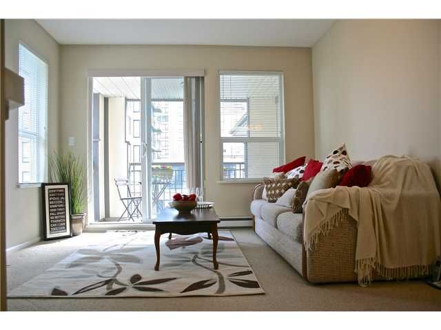 Main Photo: 475 9100 FERNDALE Road in Richmond: McLennan North Condo for sale in "KENSINGTON COURT" : MLS®# V991745