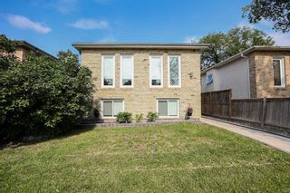 Photo 1: 299 Springfield Road in Winnipeg: North Kildonan Residential for sale (3F)  : MLS®# 202221130