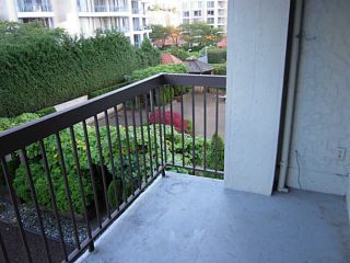Photo 11: 306 620 SEVENTH Avenue in New Westminster: Uptown NW Condo for sale in "CHARTER HOUSE" : MLS®# V1032879