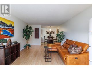 Photo 4: 1056 Bernard Avenue Unit# 203 in Kelowna: House for sale : MLS®# 10308135