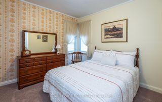 Photo 12: 739 Srigley Street in Newmarket: Gorham-College Manor House (Bungalow) for sale : MLS®# N8442004