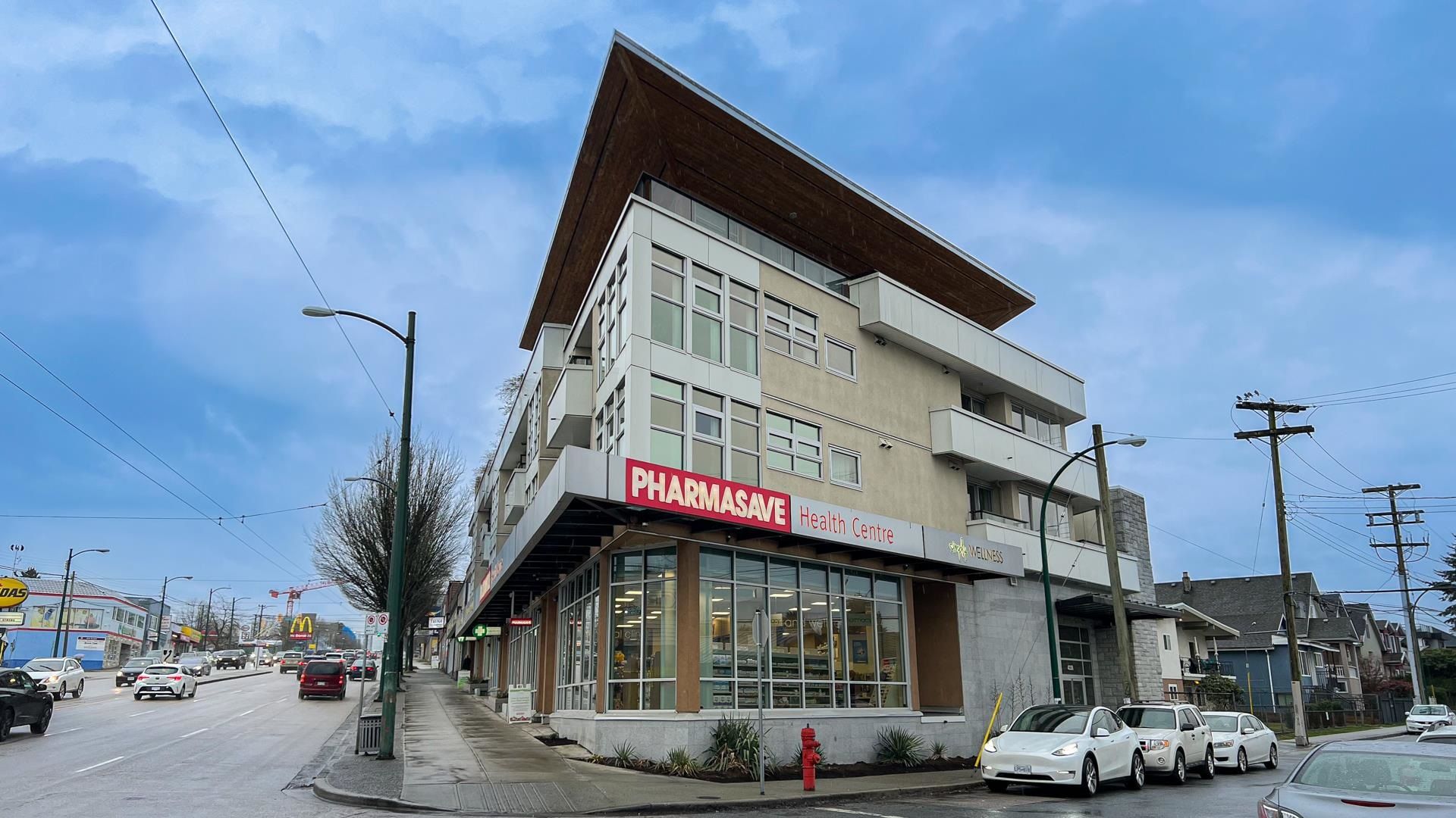 Main Photo: 204 4338 COMMERCIAL Street in Vancouver: Victoria VE Condo for sale (Vancouver East)  : MLS®# R2766961