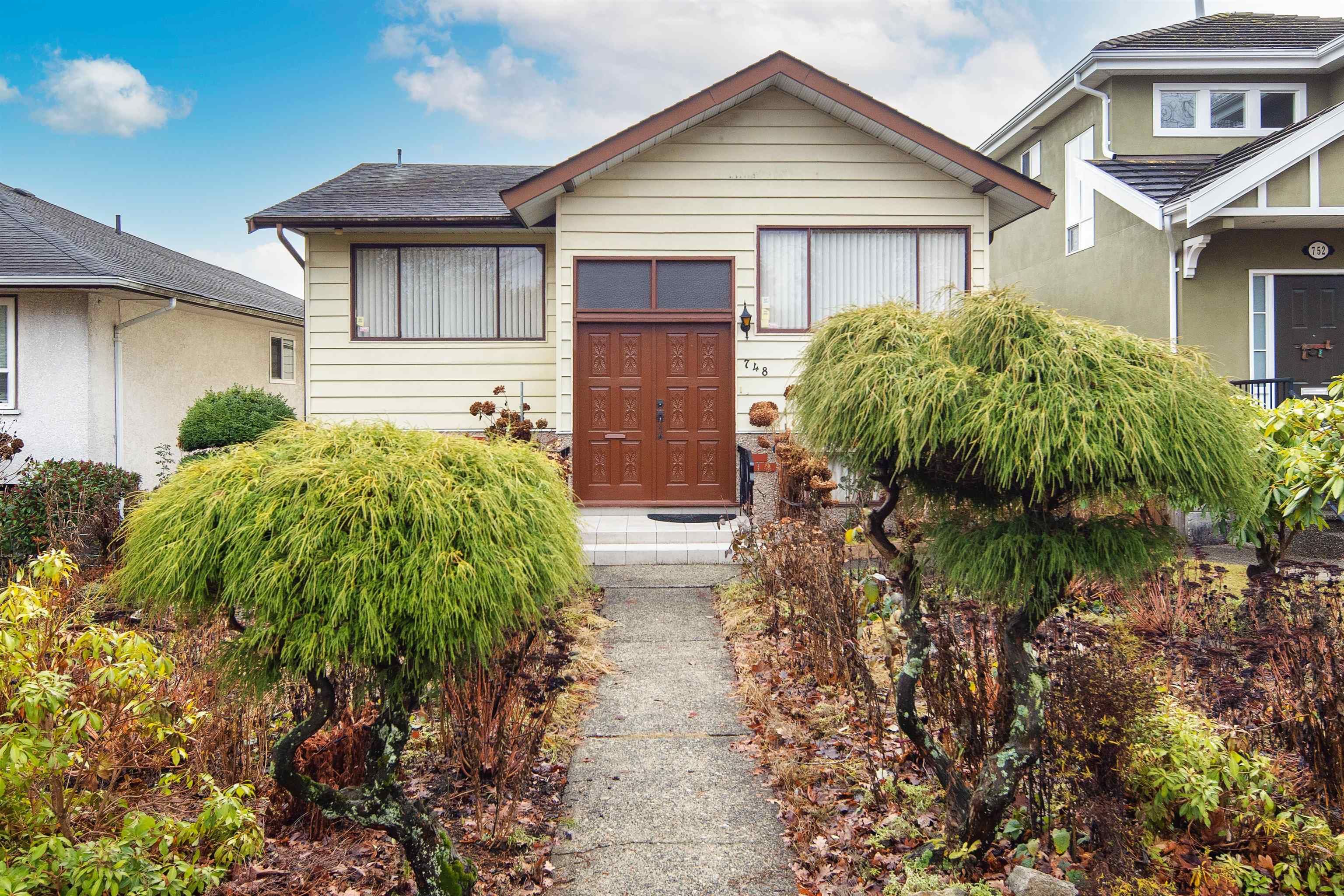Main Photo: 748 W 59TH Avenue in Vancouver: Marpole House for sale (Vancouver West)  : MLS®# R2760127