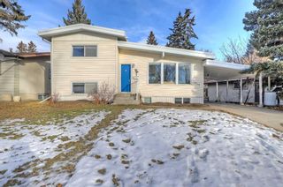 Photo 1: 2424 58 Avenue SW in Calgary: North Glenmore Park Detached for sale : MLS®# A2098169