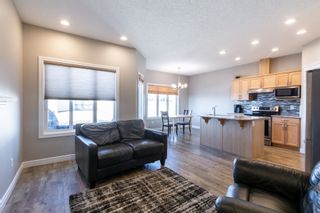 Photo 3: 16820 40 Street in Edmonton: Zone 03 House Half Duplex for sale : MLS®# E4271583