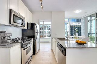 Photo 2: 902 480 ROBSON Street in Vancouver: Downtown VW Condo for sale in "R&R" (Vancouver West)  : MLS®# R2765224