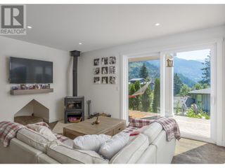 Photo 11: 679 COPPER DRIVE in Squamish: House for sale : MLS®# R2872744