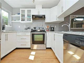 Photo 5: 1646 Myrtle Ave in VICTORIA: Vi Oaklands Row/Townhouse for sale (Victoria)  : MLS®# 741520