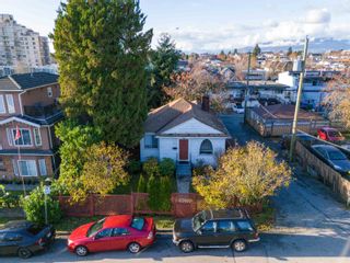 Photo 3: 5009 PAYNE Street in Vancouver: Collingwood VE House for sale (Vancouver East)  : MLS®# R2832208