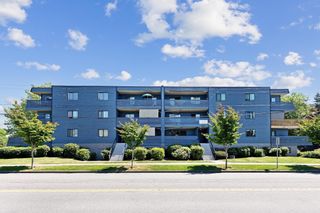 Photo 1: 316 5906 176A Street in Surrey: Cloverdale BC Condo for sale in "Wyndham Estates" (Cloverdale)  : MLS®# R2783048