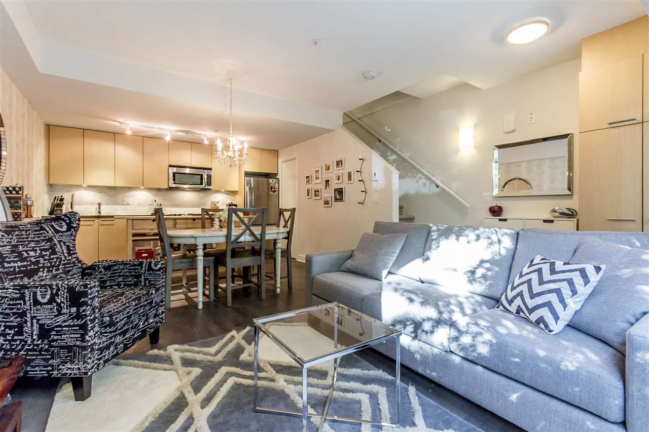 Photo 8: Photos: 2318 WINDSOR Street in Vancouver: Mount Pleasant VE Townhouse for sale in "7&W" (Vancouver East)  : MLS®# R2235412