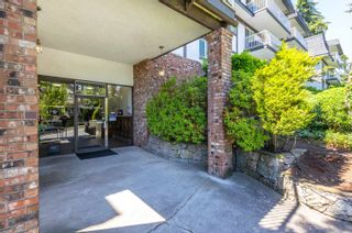 Photo 2: 512 371 ELLESMERE Avenue in Burnaby: Capitol Hill BN Condo for sale in "Westcliff Arms" (Burnaby North)  : MLS®# R2895856