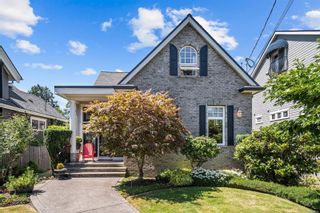 Photo 1: 838 Pemberton Rd in Victoria: Vi Rockland House for sale : MLS®# 882876