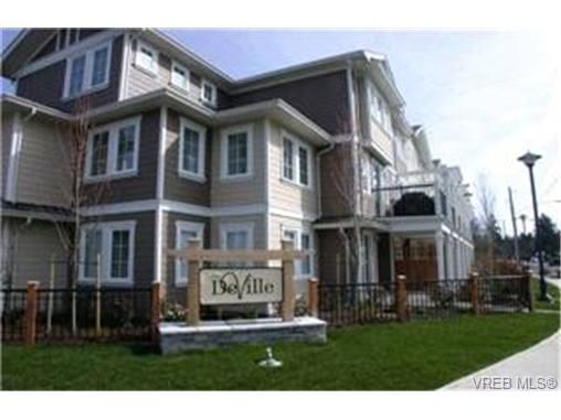 Main Photo:  in VICTORIA: La Langford Proper Row/Townhouse for sale (Langford)  : MLS®# 420103