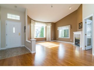Photo 2: 128 9012 WALNUT GROVE Drive in Langley: Walnut Grove Townhouse for sale in "QUEEN ANNE GREEN" : MLS®# R2148102