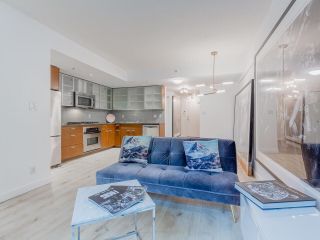 Photo 8: 978 COOPERAGE Way in Vancouver: Yaletown Condo for sale in "COOPER'S POINTE" (Vancouver West)  : MLS®# R2745116