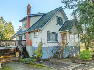 Photo 1: 800 Lavender Ave in Saanich: SW Marigold House for sale (Saanich West)  : MLS®# 890444