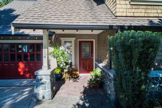 Photo 2: 1114 Craigflower Rd in Esquimalt: Es Kinsmen Park House for sale : MLS®# 885588