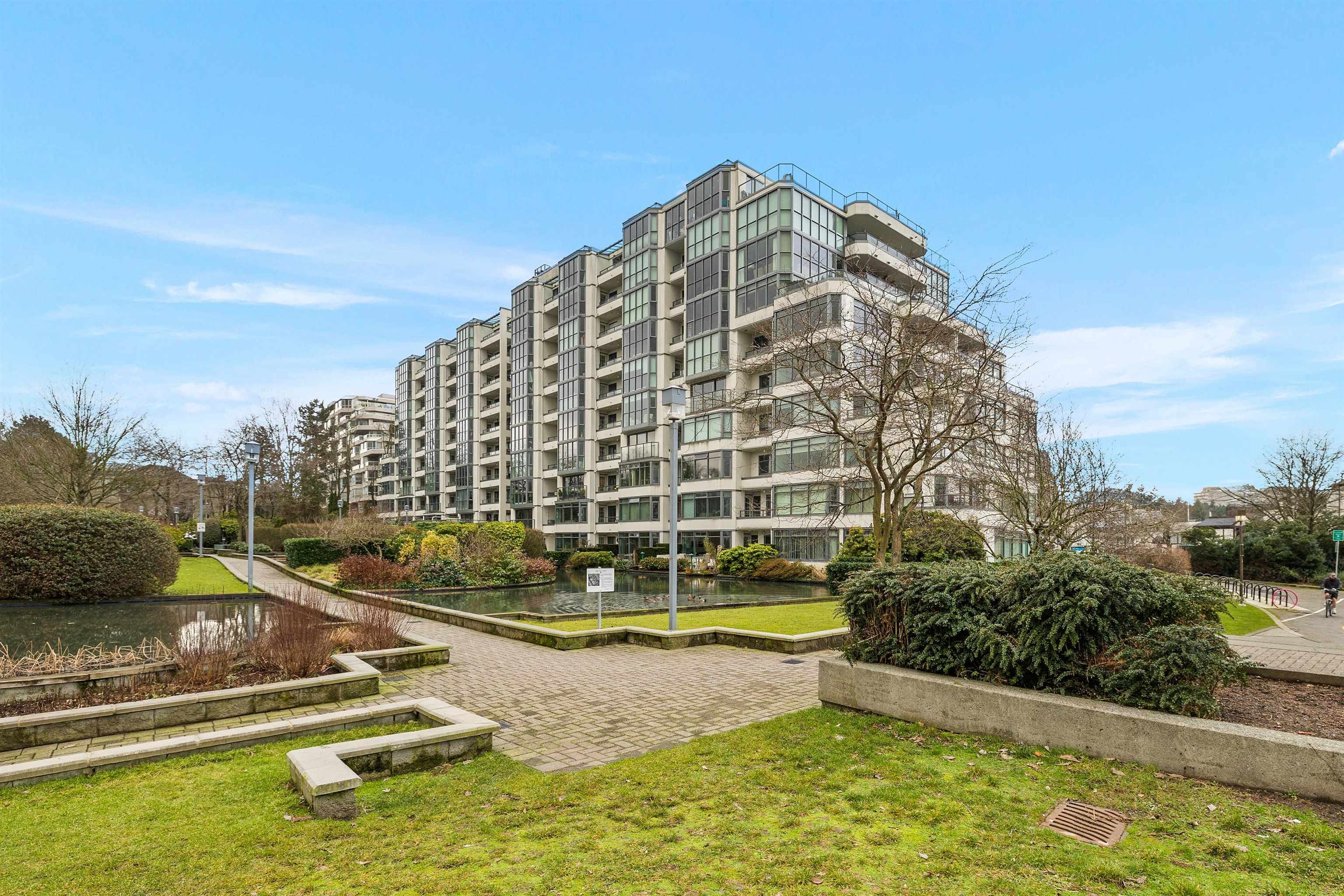 Main Photo: 905 456 MOBERLY Road in Vancouver: False Creek Condo for sale in "PACIFIC COVE" (Vancouver West)  : MLS®# R2645332