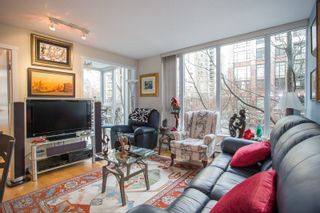 Photo 7: 302 1010 RICHARDS Street in Vancouver: Yaletown Condo for sale in "The Gallery" (Vancouver West)  : MLS®# R2246691