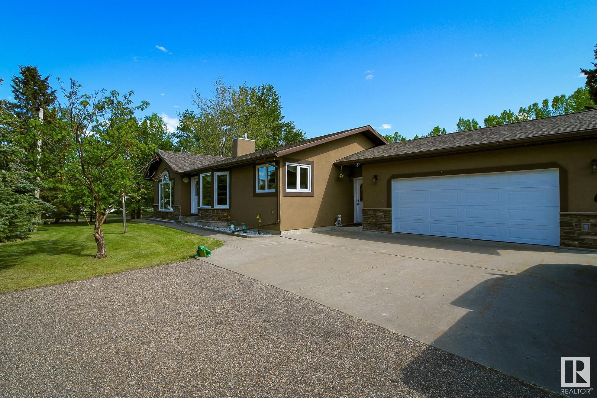 Main Photo: 57527 Rge Rd 71: Rural St. Paul County House for sale : MLS®# E4309854