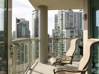 Photo 13: 2302 388 DRAKE Street in Vancouver: Yaletown Condo for sale in "GOVERNOR'S TOWER" (Vancouver West)  : MLS®# R2071995
