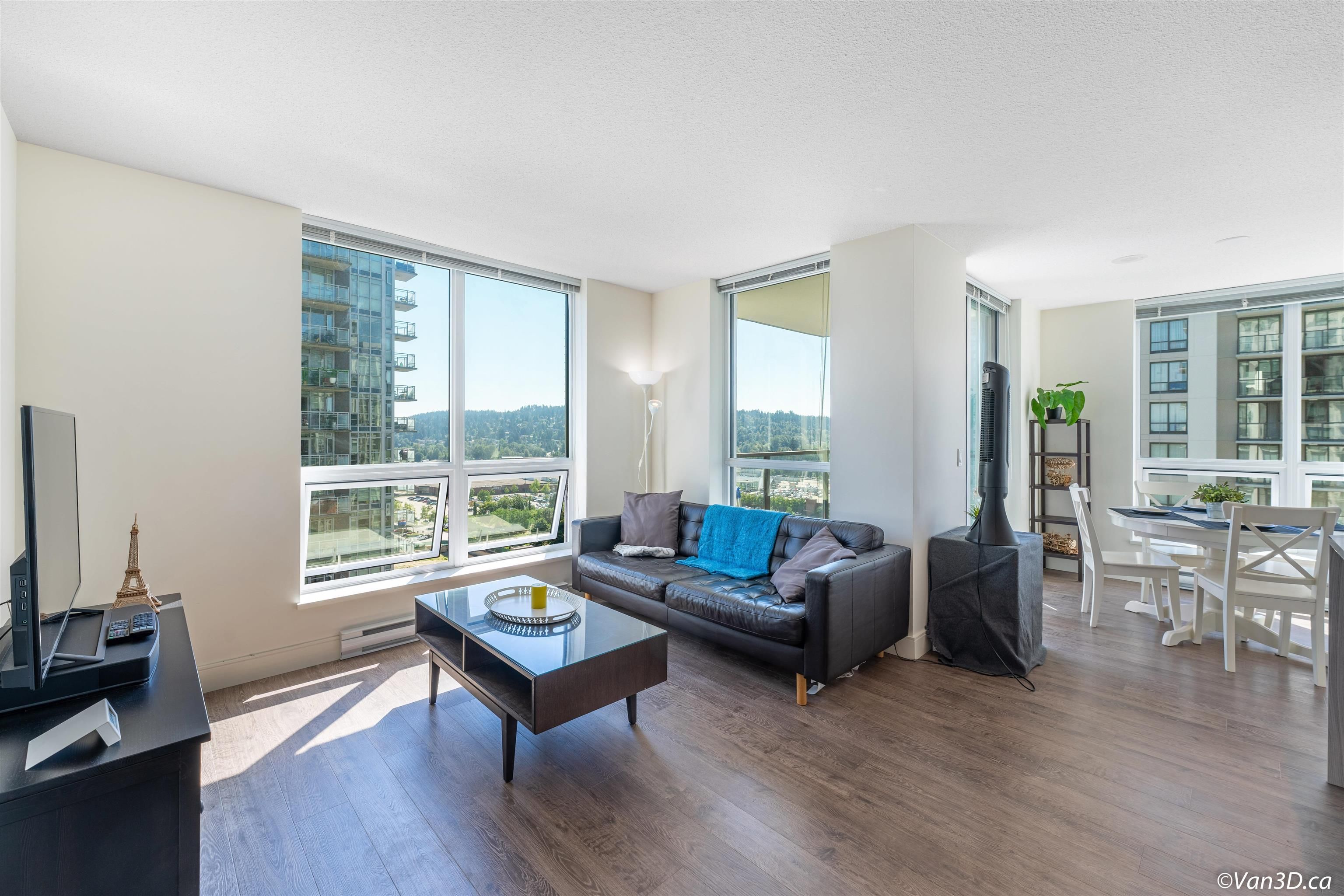 Main Photo: 1707 3007 GLEN Drive in Coquitlam: North Coquitlam Condo for sale in "Evergreen by BOSA" : MLS®# R2801773