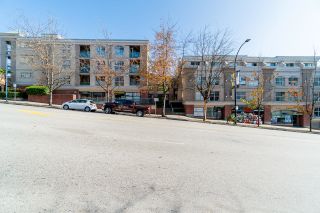 Photo 1: 208 332 LONSDALE Avenue in North Vancouver: Lower Lonsdale Condo for sale in "Calypso" : MLS®# R2873375