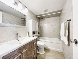 Photo 15: 401 60 Inverlochy Boulevard in Markham: Royal Orchard Condo for sale : MLS®# N8174182