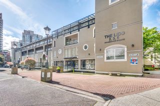 Main Photo: 405 5 RENAISSANCE Square in New Westminster: Quay Condo for sale in "The Lido" : MLS®# R2887492