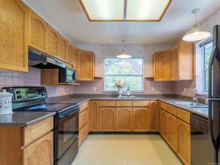 Photo 7: 1650 Barrett Dr in North Saanich: NS Dean Park House for sale : MLS®# 855939