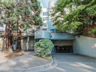 Photo 2: 210 1477 FOUNTAIN Way in Vancouver: False Creek Condo for sale in "Fountain Terrace" (Vancouver West)  : MLS®# R2006853