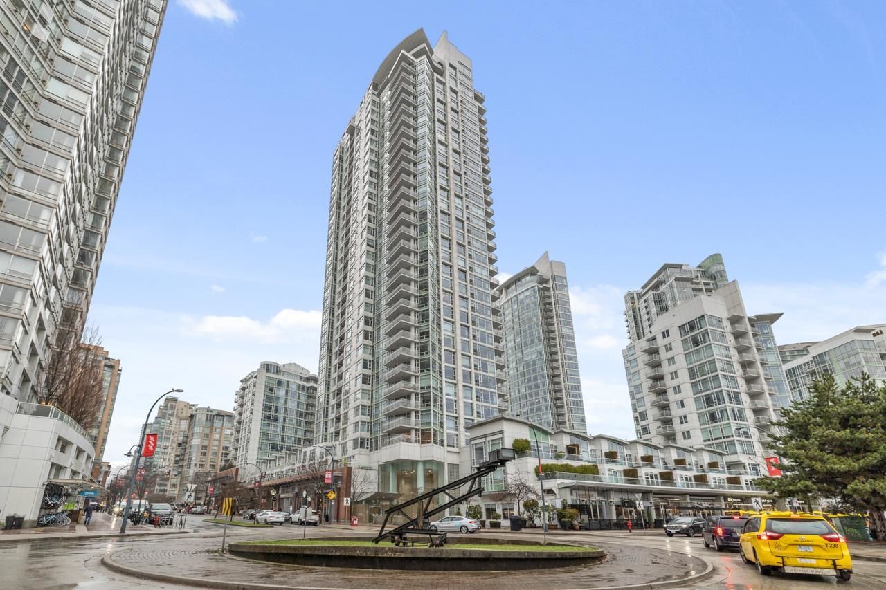 Main Photo: 2207 1199 MARINASIDE Crescent in Vancouver: Yaletown Condo for sale in "Aquarius 1" (Vancouver West)  : MLS®# R2745962