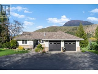 Photo 1: 181 Branchflower Road in Salmon Arm: House for sale : MLS®# 10312926