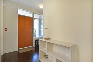 Photo 2: 6022 CHANCELLOR Mews in Vancouver: University VW Townhouse for sale in "CHANCELLOR HOUSE" (Vancouver West)  : MLS®# R2687301