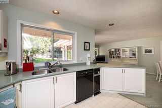 Photo 16: 3948 Scolton Lane in VICTORIA: SE Queenswood House for sale (Saanich East)  : MLS®# 837541