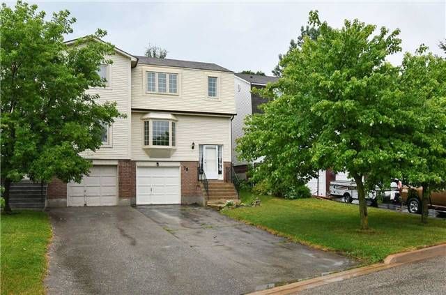 Main Photo: 28 Lakeview Court: Orangeville House (2-Storey) for sale : MLS®# W4183301