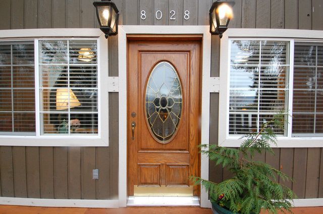Photo 3: Photos: 8028 ARTHUR STREET in CROFTON: House for sale : MLS®# 333256