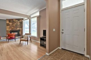 Photo 2: 3932 40 Avenue NW in Calgary: Varsity Detached for sale : MLS®# A2130687