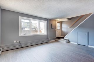 Photo 6: 10 3809 45 Street SW in Calgary: Glenbrook Row/Townhouse for sale : MLS®# A2019821
